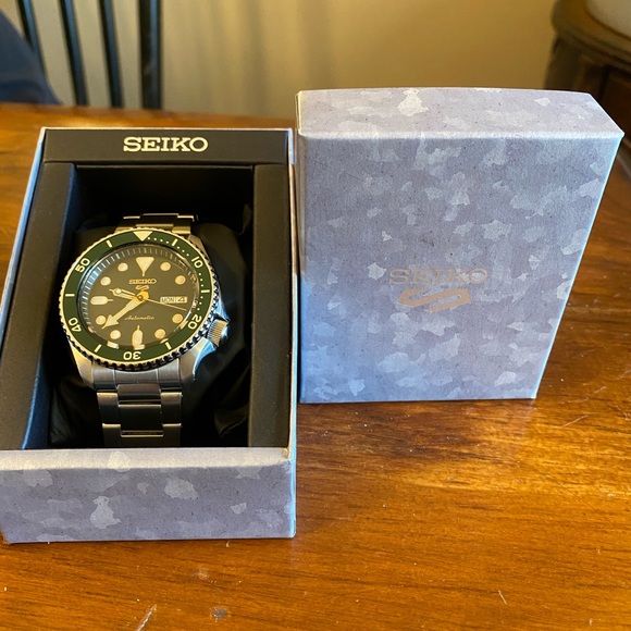 Seiko 5 Sports Watch - Picture 2 of 2